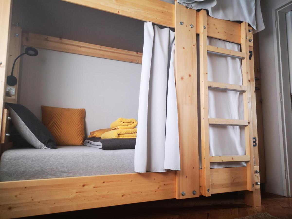 Family Surf Home - Hostel مافرا المظهر الخارجي الصورة